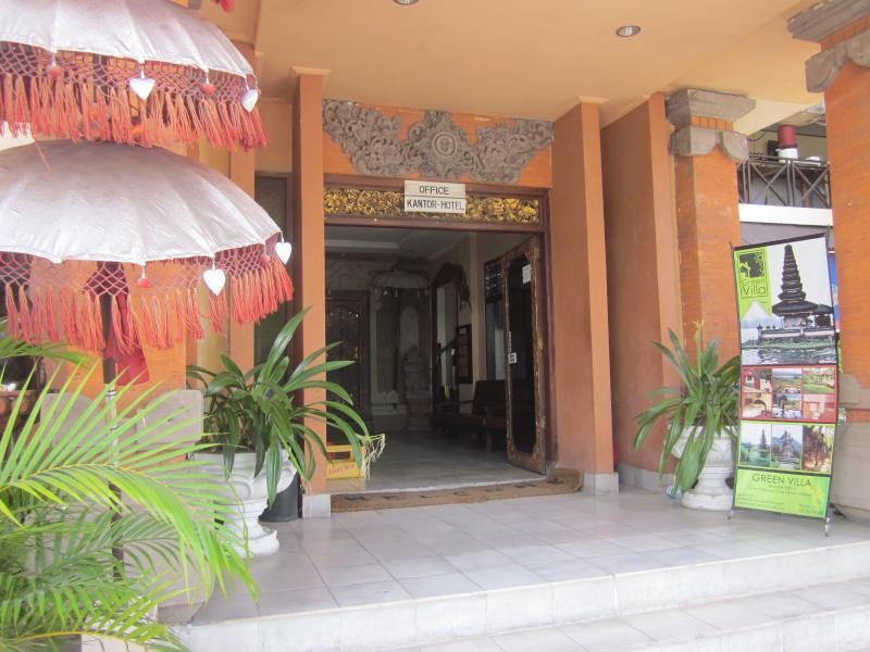 Oyo 3244 Grand Chandra Hotel Denpasar  Exterior photo